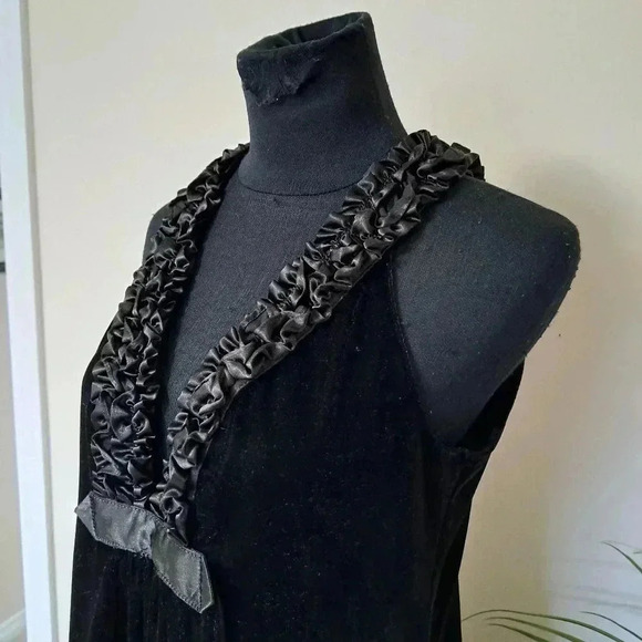 Max Studio Velvet Top Black Size Small Satin Ruffle Formal Sleeveless Women's - Picture 7 of 9